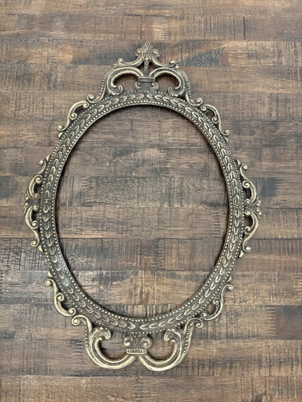 Vintage Large Oval Cast Metal Picture Frame Brass Finish